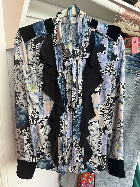 Coach runway Floral Ruffle Tie-Neck Blouse in Black and Blue - Picture 1 of 3
